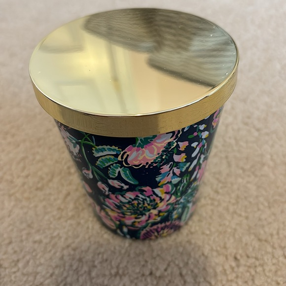Lilly Pullitzer candle - Picture 2 of 2